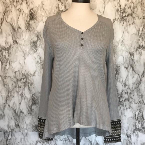 Tops - 🛍3/$60 SALE! Gray Hooded Long Sleeve Thermal